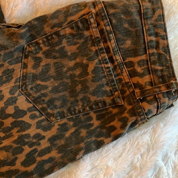 Joe’s Cheetah Jean Size 31 - Picture 2 of 7